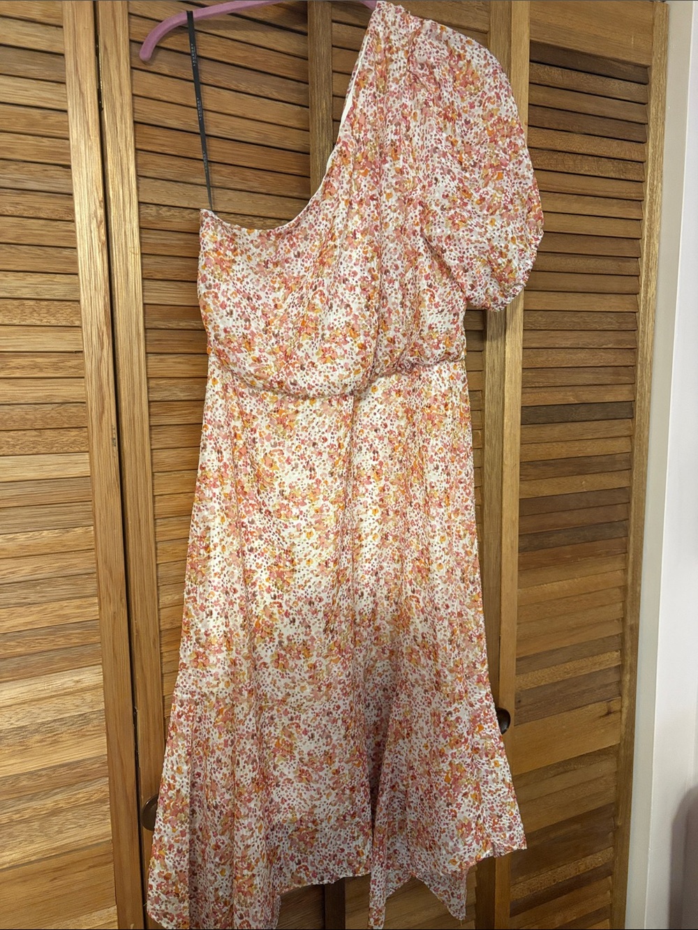 Laundry By Shelli Segal One-Shoulder Floral Dress in Peach and Cream